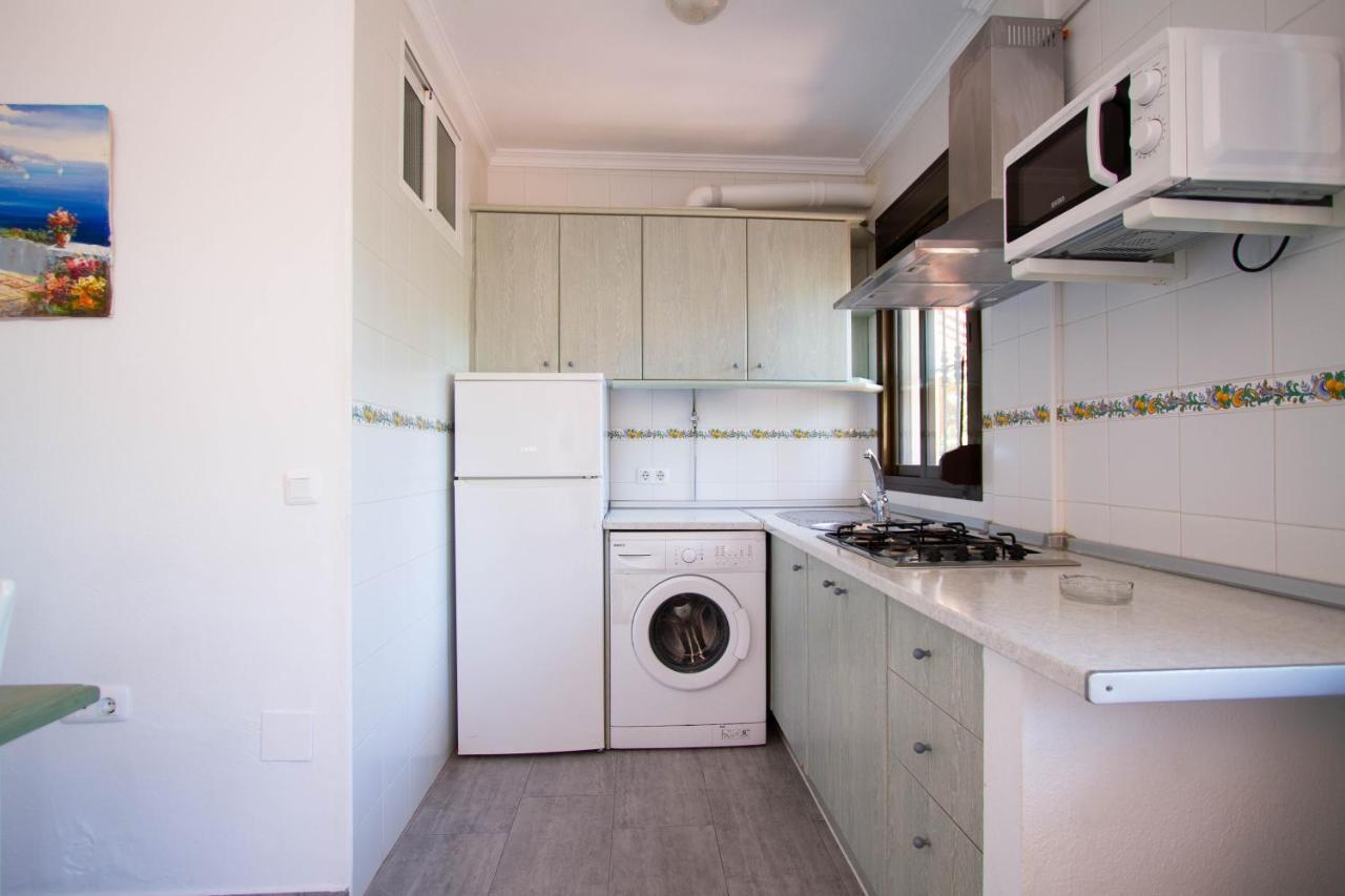 Apartamentos Turisticos Trajano Bolonia Εξωτερικό φωτογραφία