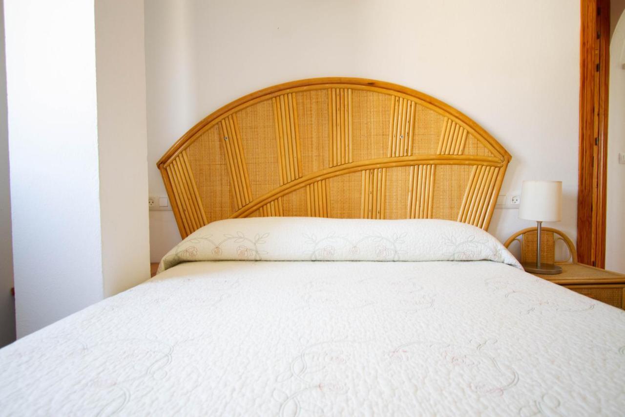 Apartamentos Turisticos Trajano Bolonia Εξωτερικό φωτογραφία