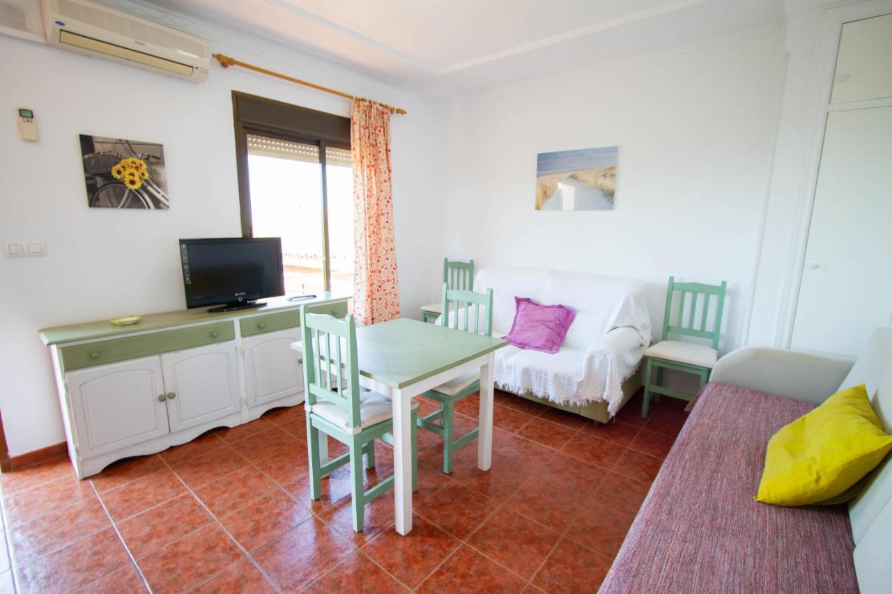 Apartamentos Turisticos Trajano Bolonia Εξωτερικό φωτογραφία