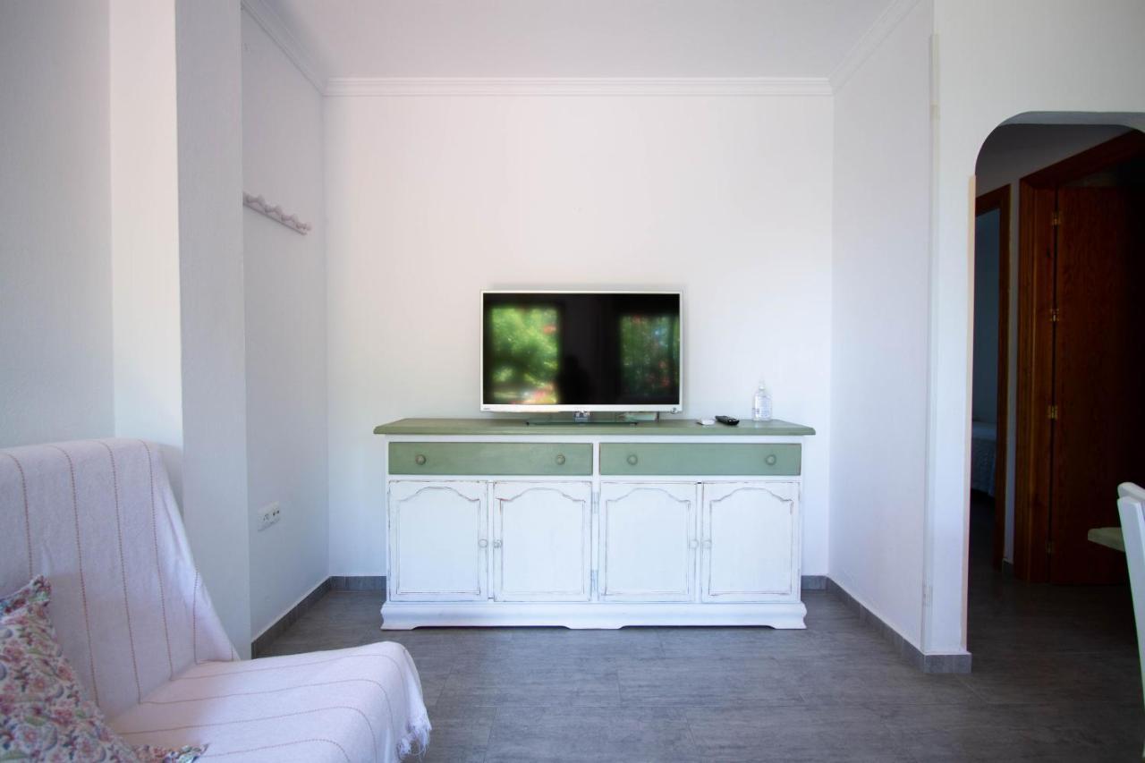 Apartamentos Turisticos Trajano Bolonia Εξωτερικό φωτογραφία