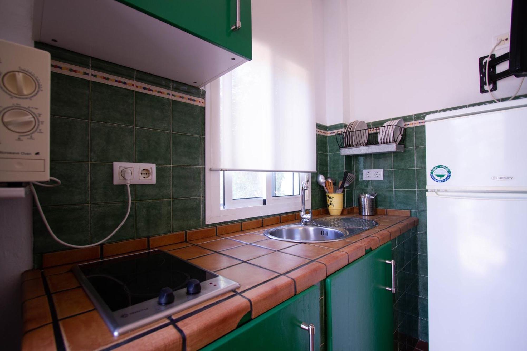Apartamentos Turisticos Trajano Bolonia Εξωτερικό φωτογραφία