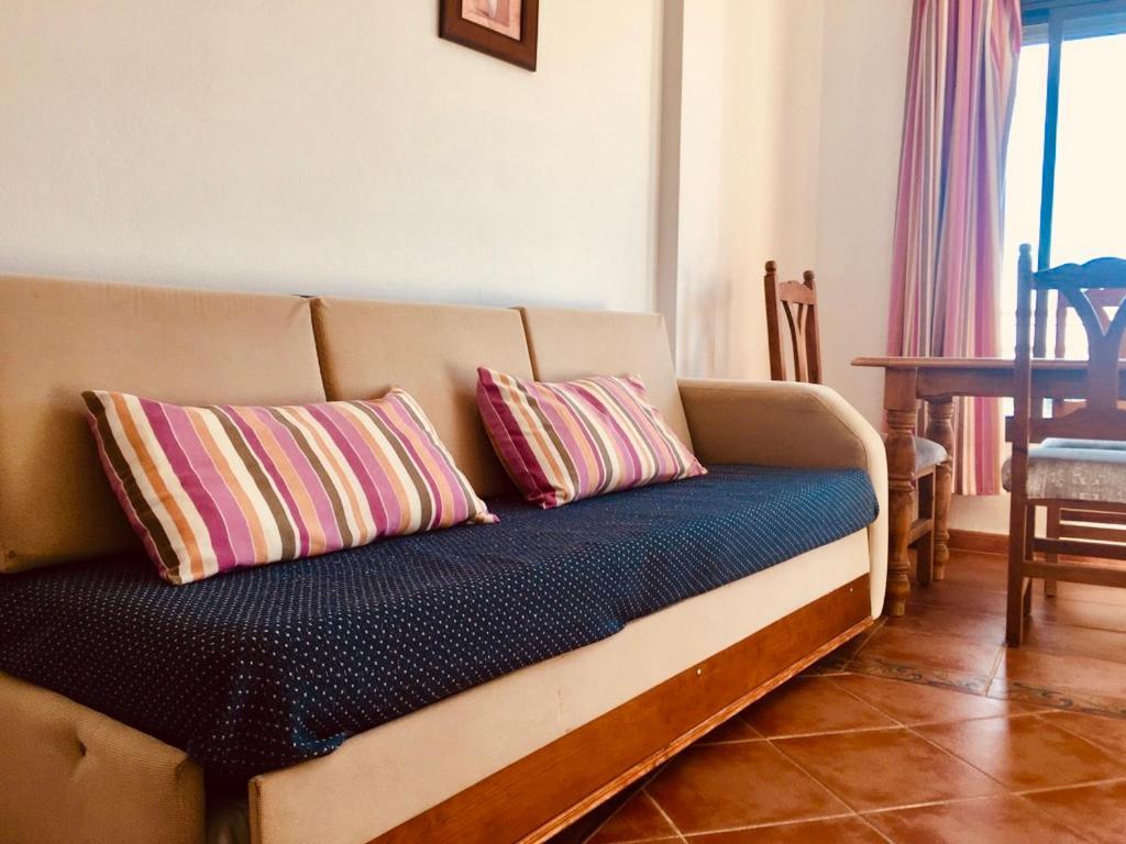 Apartamentos Turisticos Trajano Bolonia Εξωτερικό φωτογραφία
